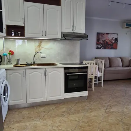 Eja's * Golem (Tirana)