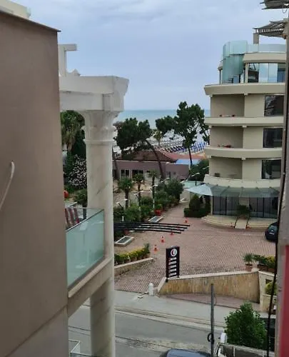 Eja's Appartement Golem (Tirana)